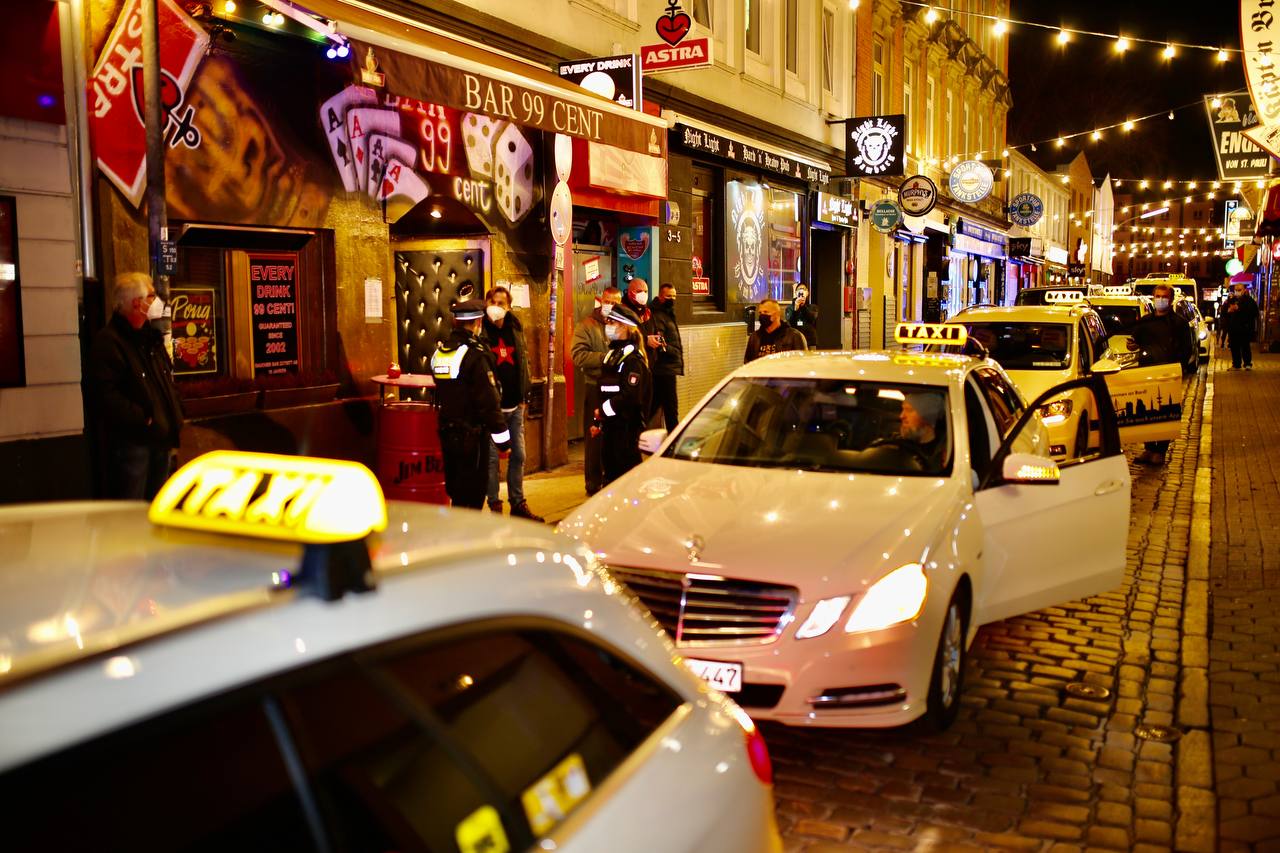 Taxifahrer für Kultur-Rettung