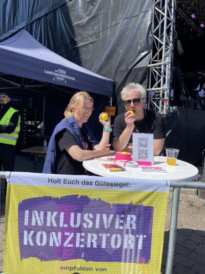 Jana und Peter von Pincmusic und Handyclapped